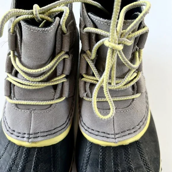 Sorel Size 7 Out n About Rain Boots Zest/Dove Patent Leather Vulcanized Rubber - Picture 6 of 9